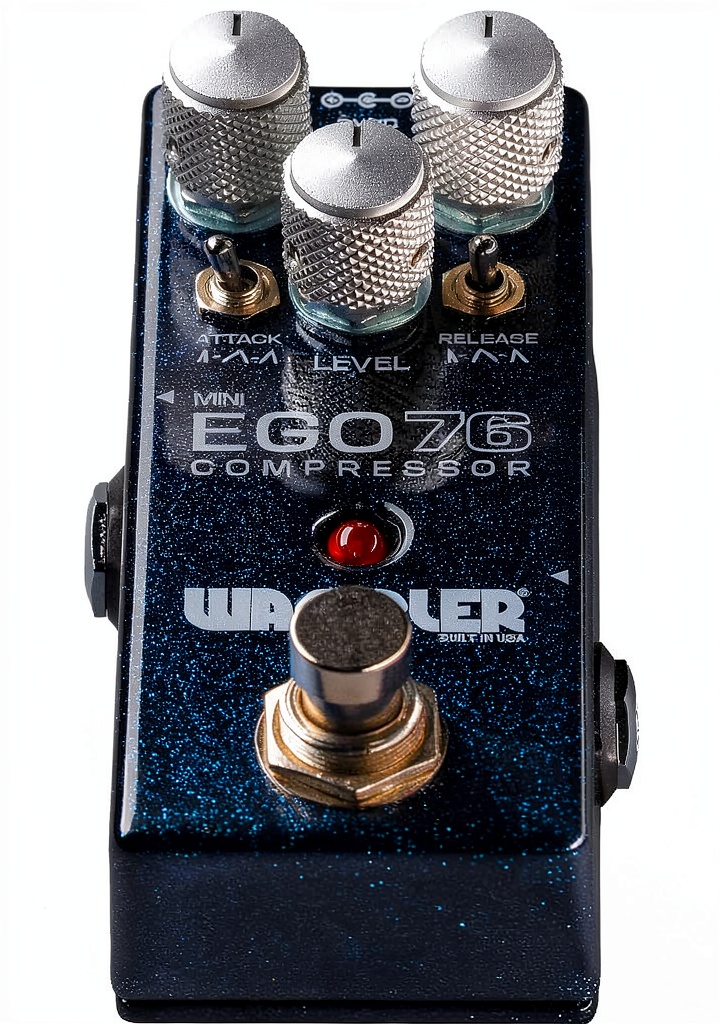 Mini EGO 76 compressor mounted on a pedalboard